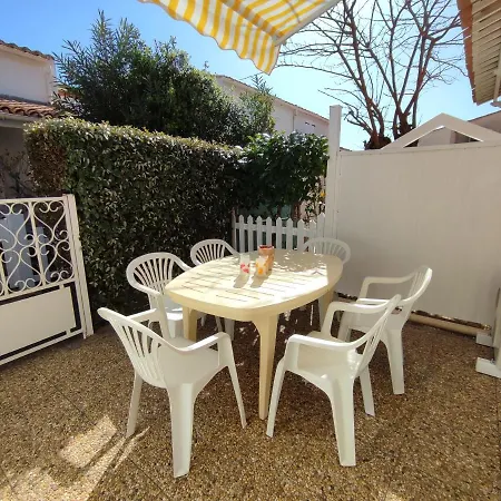 Azur Et Soleil Jolie Maisonnette Climatisee Proche De La Richelieu Cap D'agde Agde